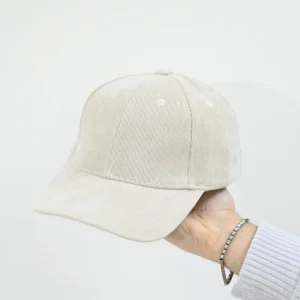 Cappellino a costine crema