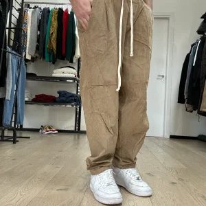Pantalaccio loose in velluto beige