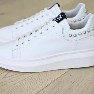 Sneakers borchiate suola over