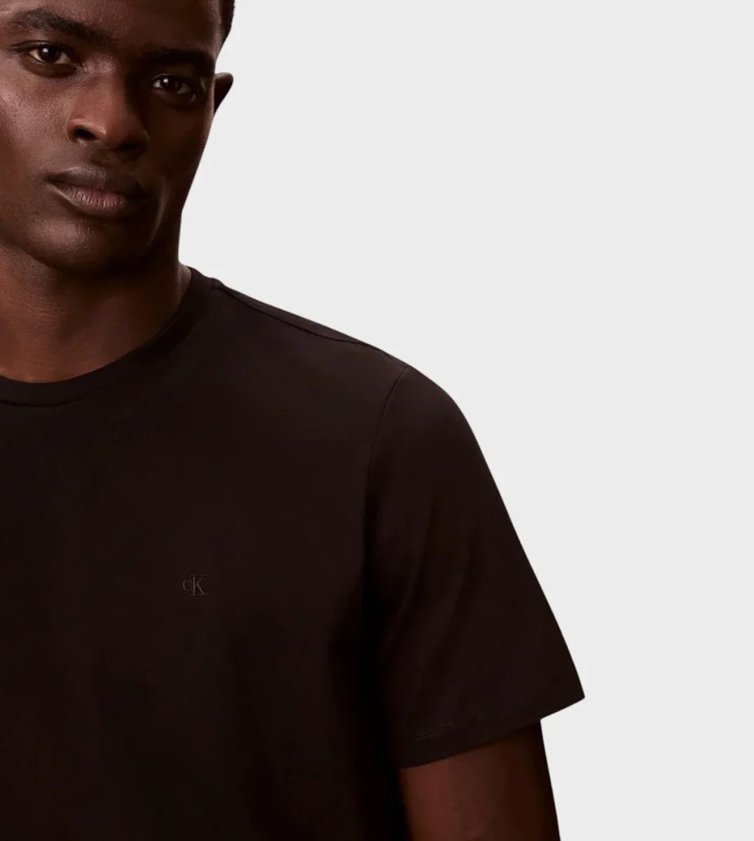 T-shirt uomo nera in cotone - immagine 4